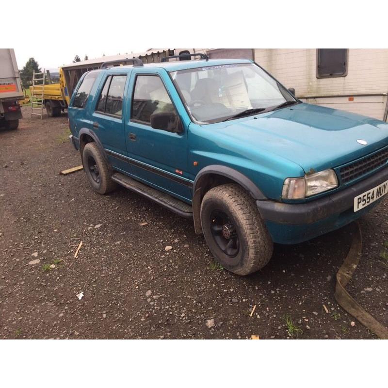 2 Vauxhall fronteras