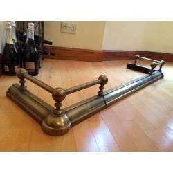 Extendable brass fireplace fender