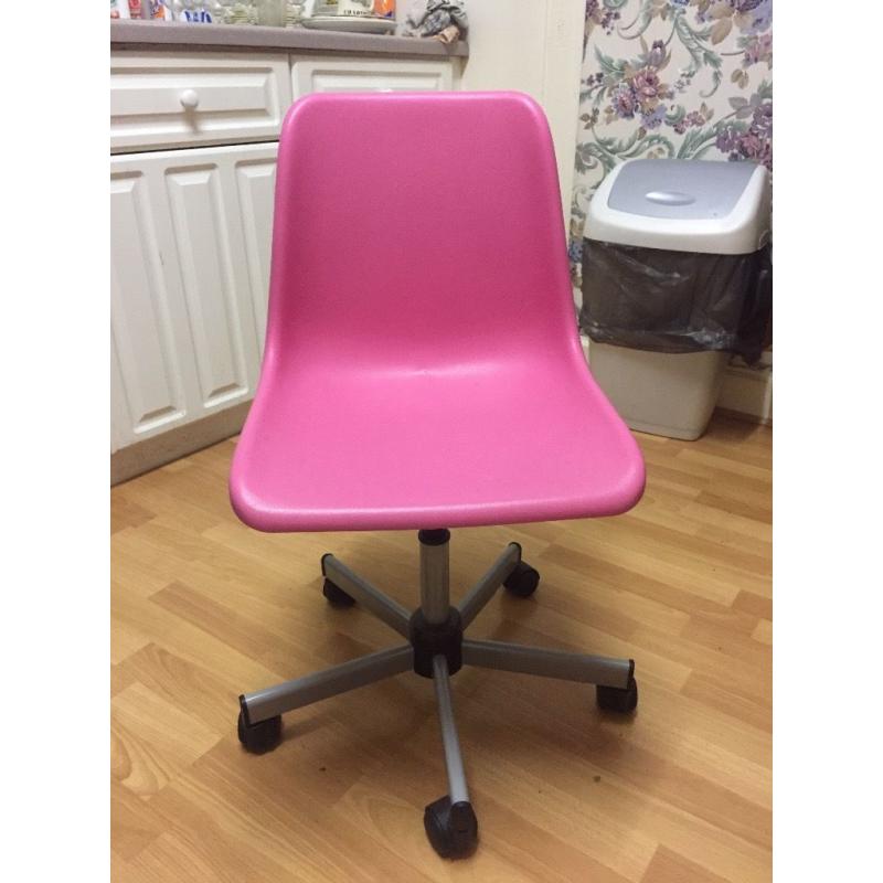 Pink desk chair