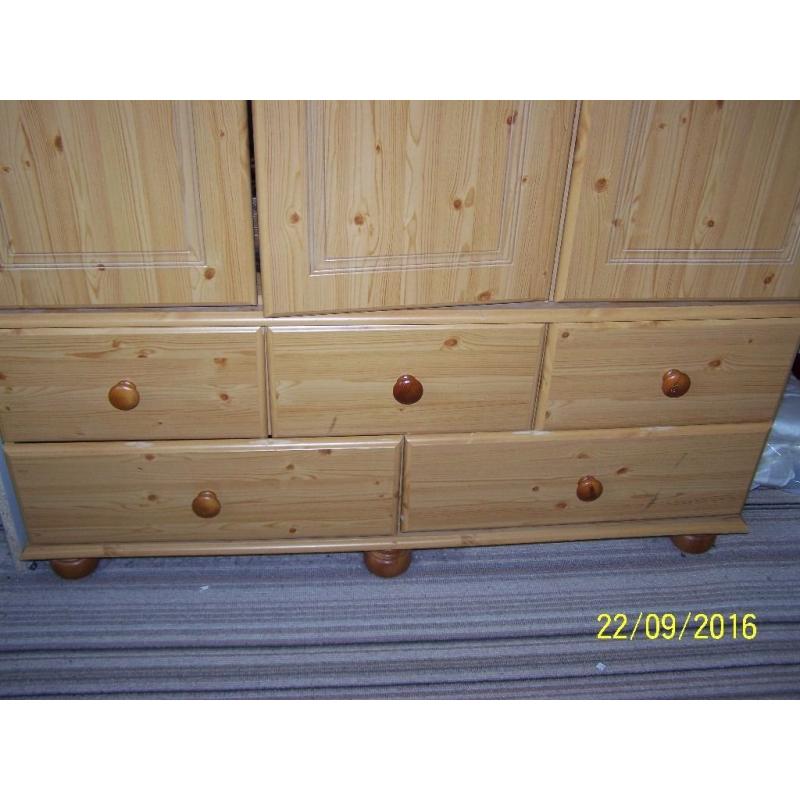 3 door wardrobe