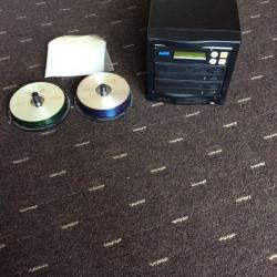 Acard cd/DVDs copier comes with blank CDs and DVDs and wallets