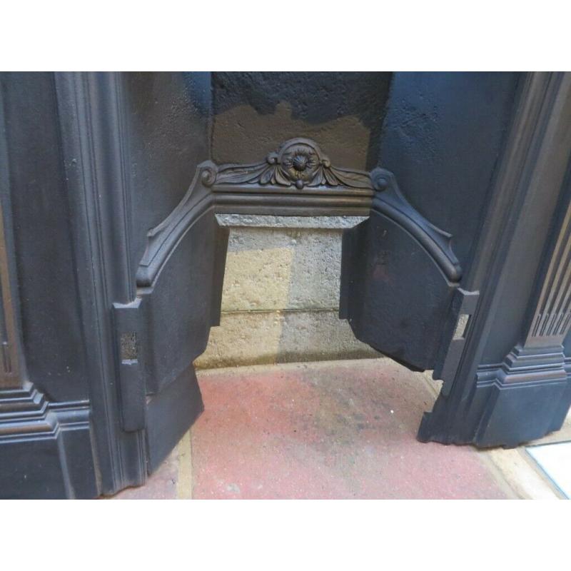 GORGEOUS VINTAGE ORNAMENTAL CAST IRON FIREPLACE