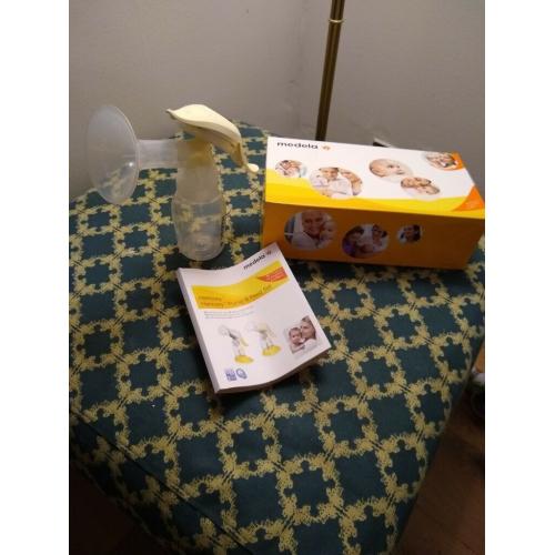 Manual Medela breast pump