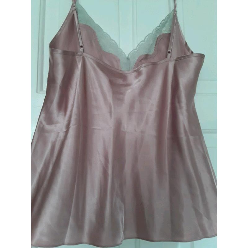Ladies Pyjamas size 14/16