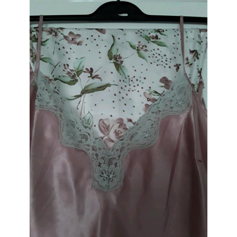Ladies Pyjamas size 14/16