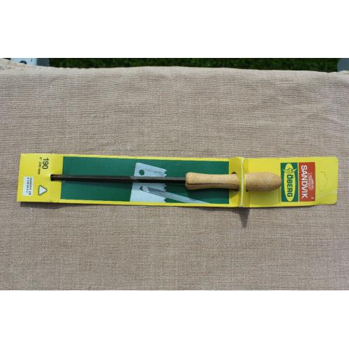 Saw sharpening file