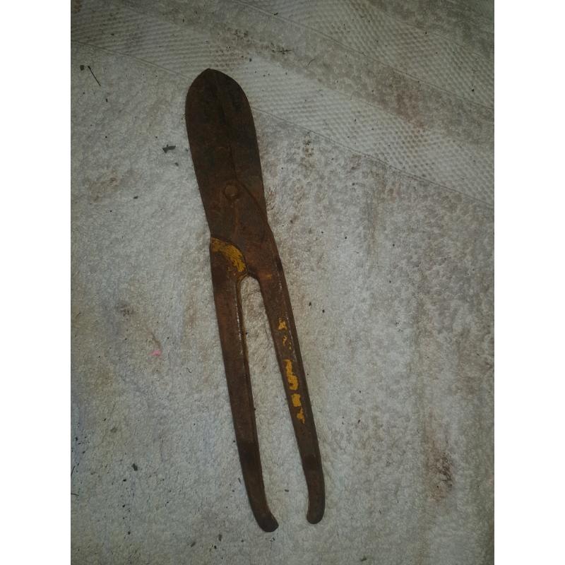 Tin snips
