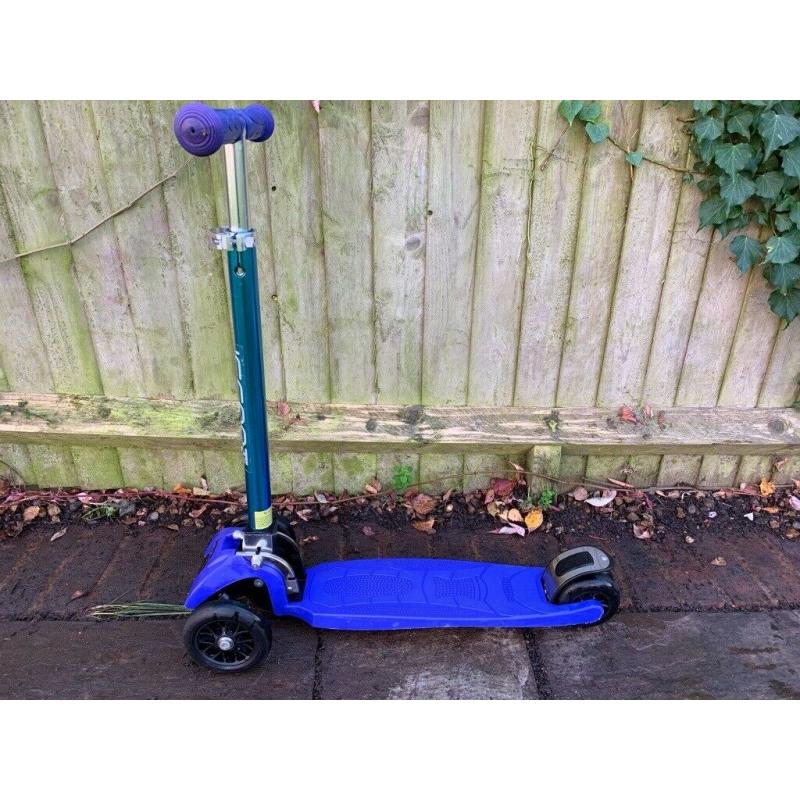 iSCOOT PRO V2 3-WHEEL CHILDS SCOOTER - EXCELLENT CONDITION