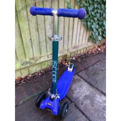 iSCOOT PRO V2 3-WHEEL CHILDS SCOOTER - EXCELLENT CONDITION