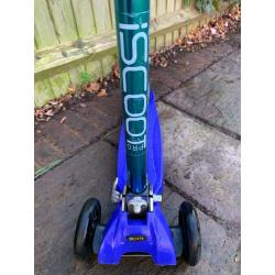 iSCOOT PRO V2 3-WHEEL CHILDS SCOOTER - EXCELLENT CONDITION