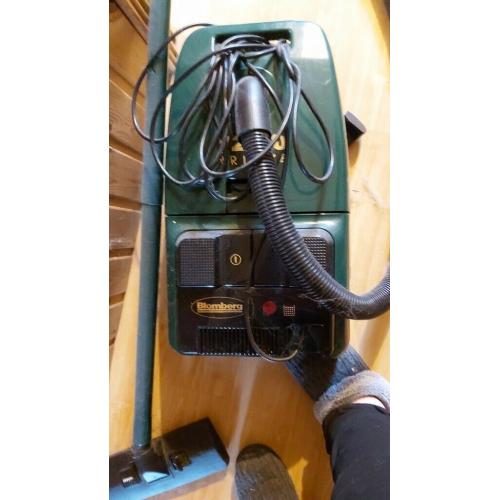 Vacuum cleaner for sale