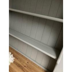 Pine dresser