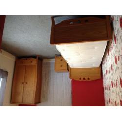 Solid Wood Bedroom Furniture Set