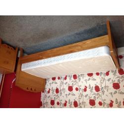 Solid Wood Bedroom Furniture Set