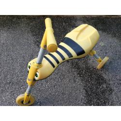 Yellow scuttlebug