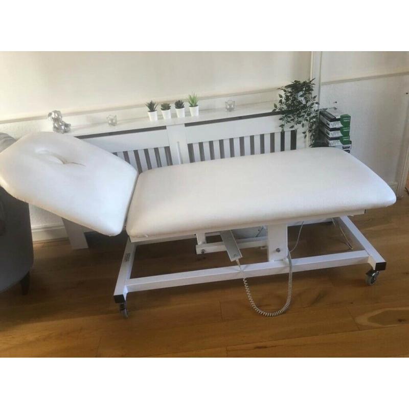 Electric beauty and massage couch