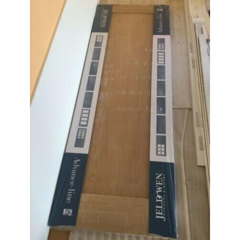 Brand New JELDWEN "Shaker"; Solid Core Single Panel Oak Internal Door 27" x 78";