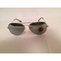 RayBan Aviator Sunglasses RB3025 (silver frame/chrome lens)