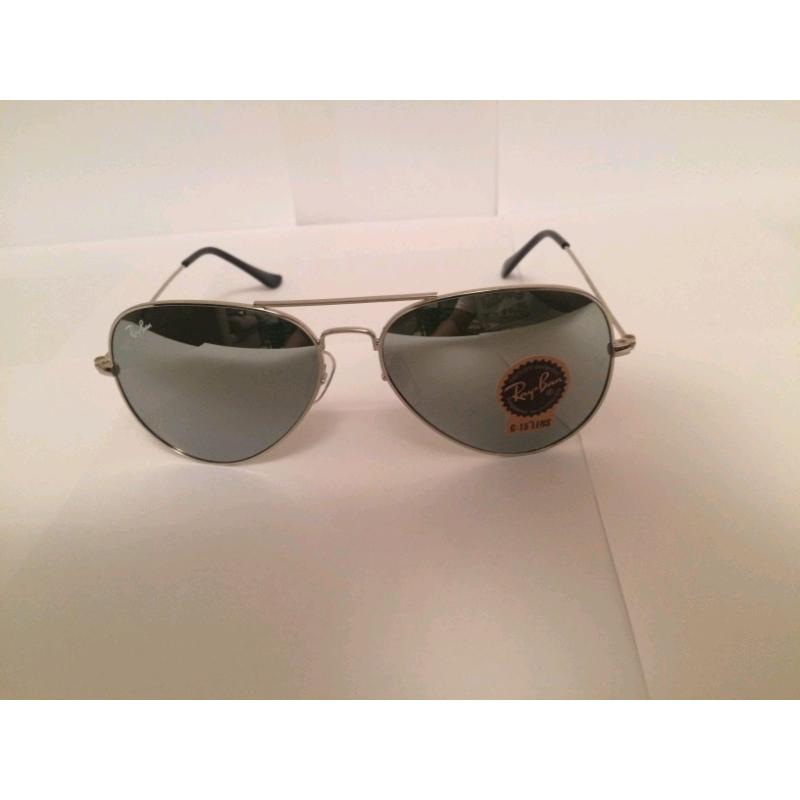 RayBan Aviator Sunglasses RB3025 (silver frame/chrome lens)