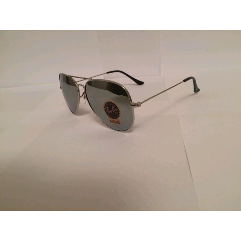 RayBan Aviator Sunglasses RB3025 (silver frame/chrome lens)