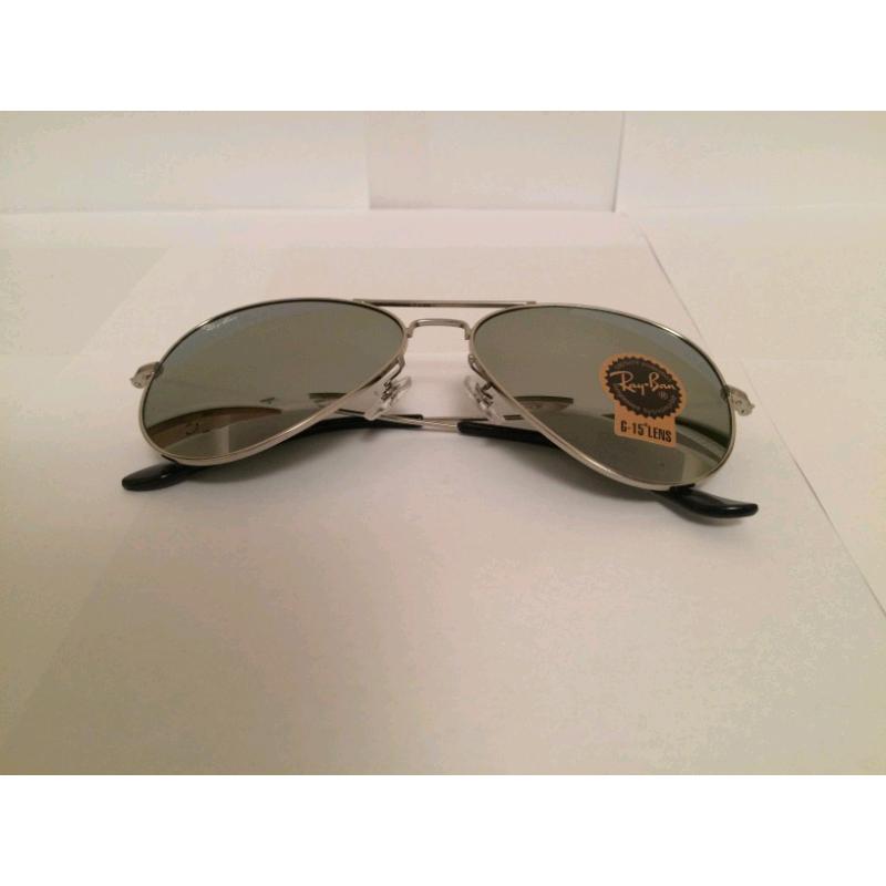 RayBan Aviator Sunglasses RB3025 (silver frame/chrome lens)