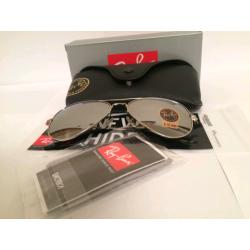 RayBan Aviator Sunglasses RB3025 (silver frame/chrome lens)
