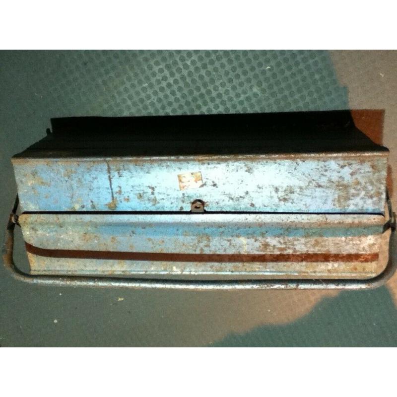Cantilever Tool Box.