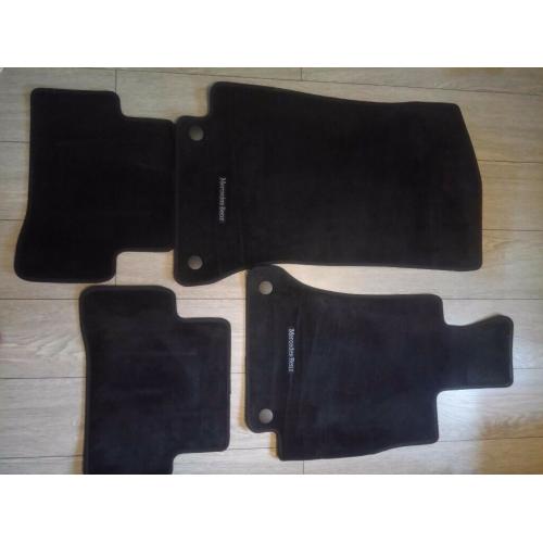 Mercedes C class 2019 floor mats Used as New