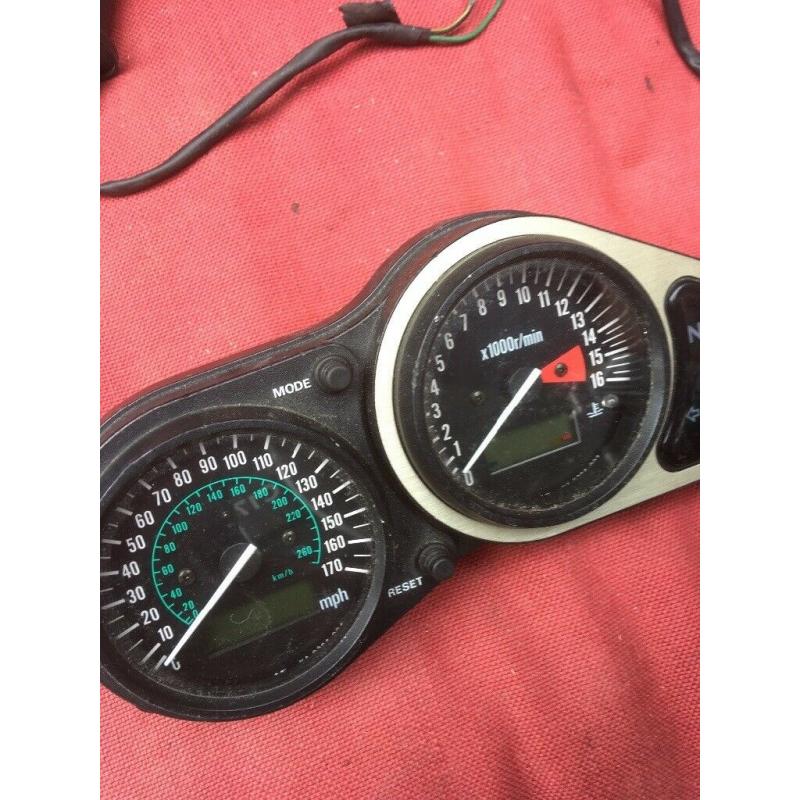 Kawasaki zx6r speedo and pickup