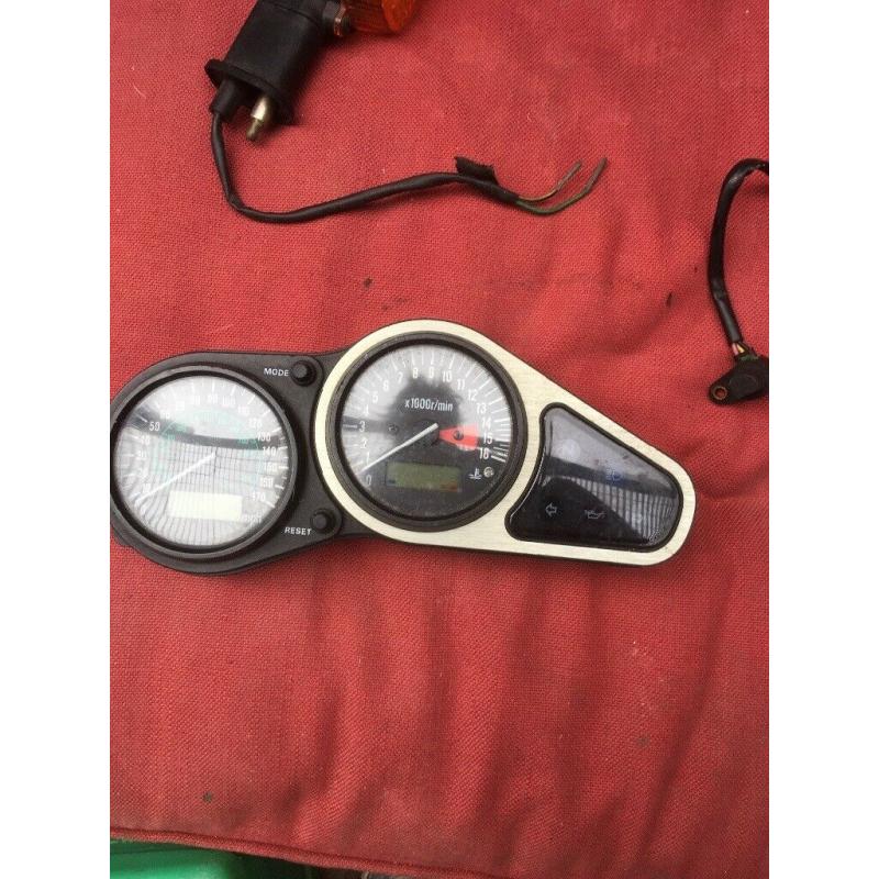 Kawasaki zx6r speedo and pickup
