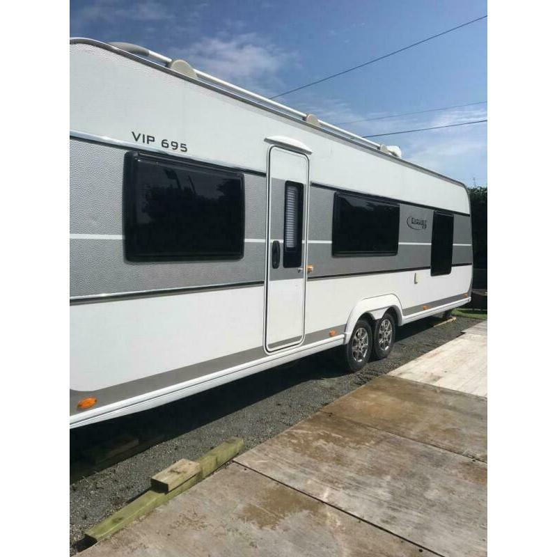 LMC 695 2015 with Walker awning