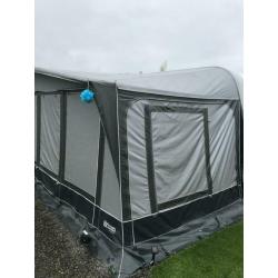 LMC 695 2015 with Walker awning