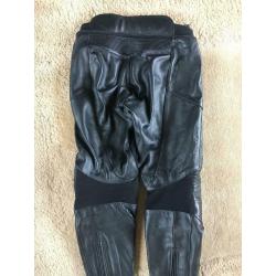 Hein Gericke men?s leather jeans. Size 34w. Superb condition
