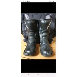 Motor cycle gear