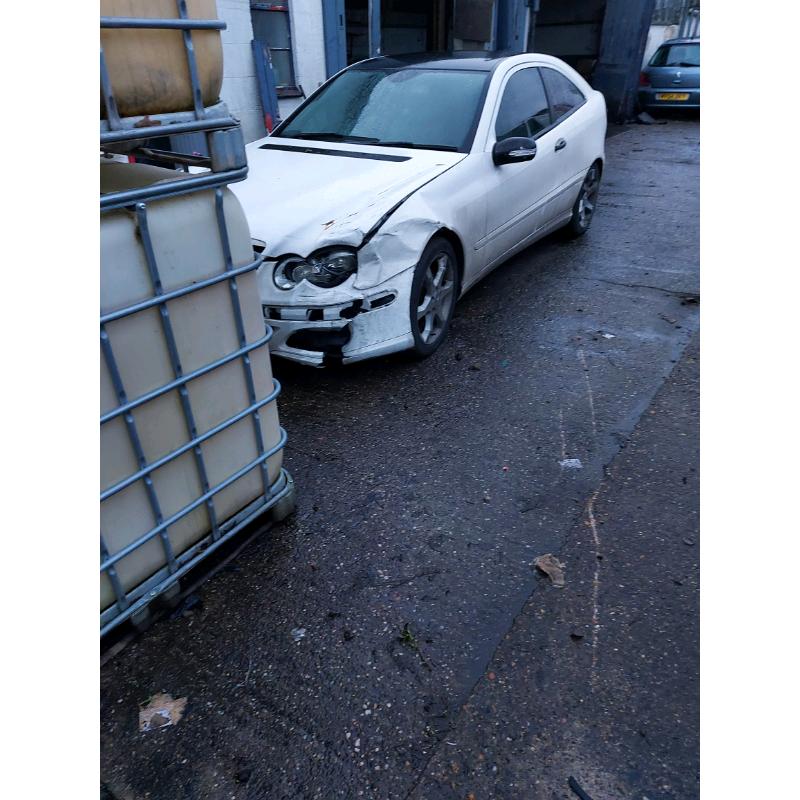 Breaking Mercedes C220cdi, 2006reg, Vehicle