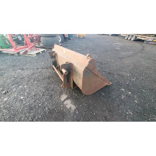 Tractor front loader bucket with Chilton brackets