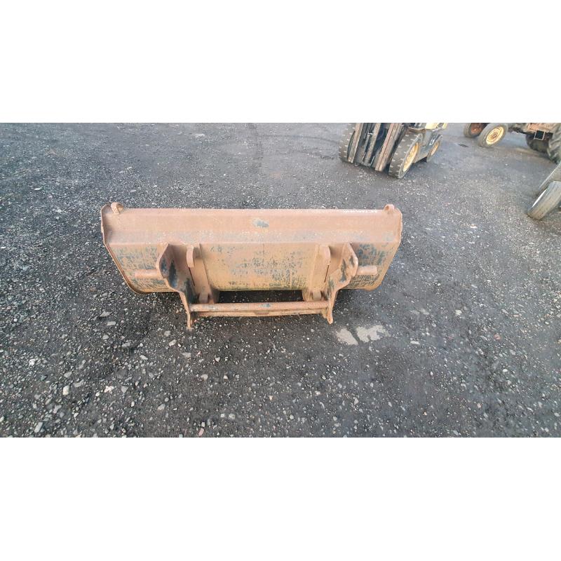 Tractor front loader bucket with Chilton brackets
