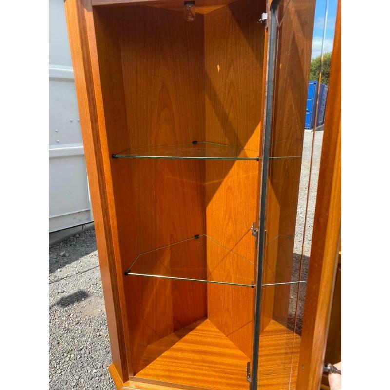 Corner unit