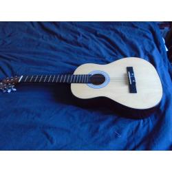 CLASSICAL GUITAR FOR SALE