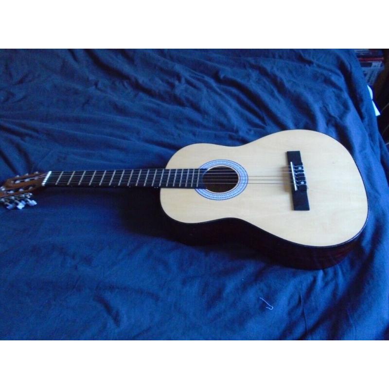 CLASSICAL GUITAR FOR SALE