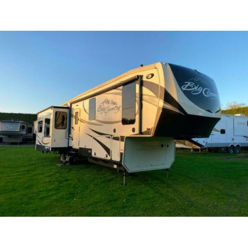 Heartland Big Country 3650RL American 5th Wheel RV Showmans Static
