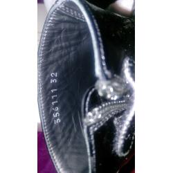 Authentic girls black Gucci boots UK 1