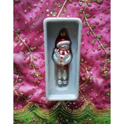 NEW TRADITIONAL SNOWMAN BAUBLE Figure Ornament Hanging Decoration Hat Scarf Festive Star CHRISTMAS