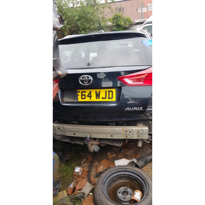 64 Toyota auris BREAKING 1.4 diesel