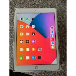 iPad 7th Gen - 32GB - WiFi and Cellular - Unlocked