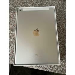 iPad 7th Gen - 32GB - WiFi and Cellular - Unlocked