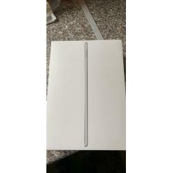 iPad 7th Gen - 32GB - WiFi and Cellular - Unlocked