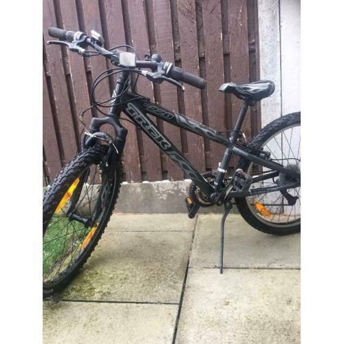 BOYS TREK BIKE