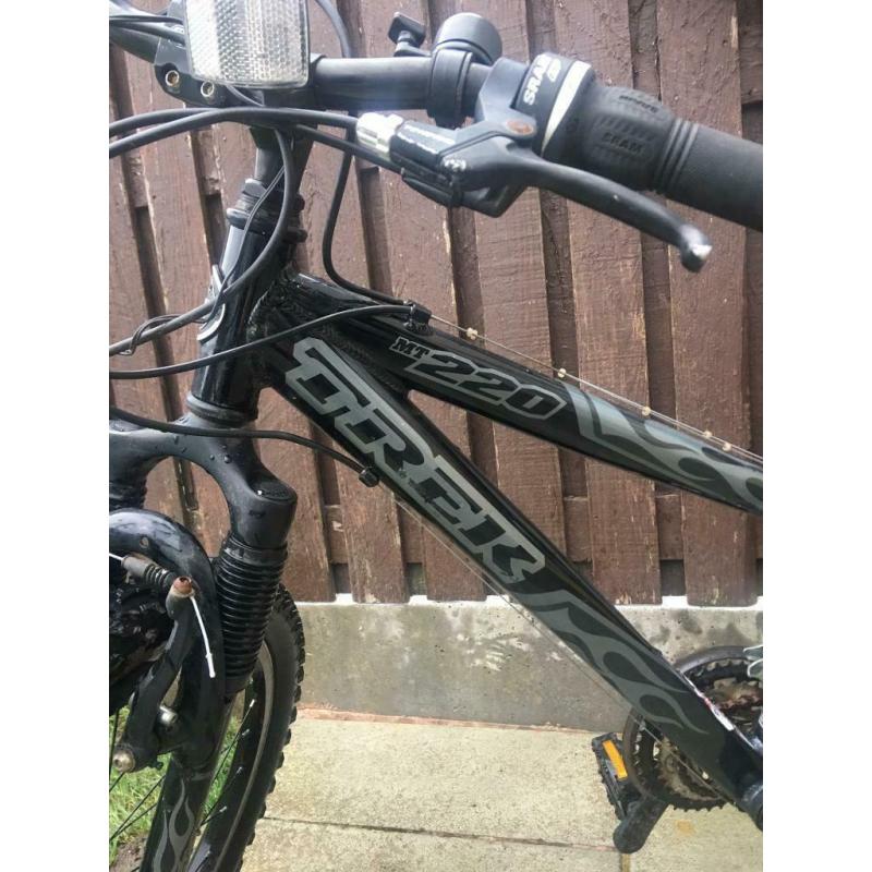 BOYS TREK BIKE