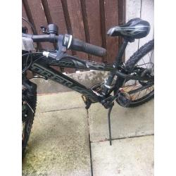 BOYS TREK BIKE